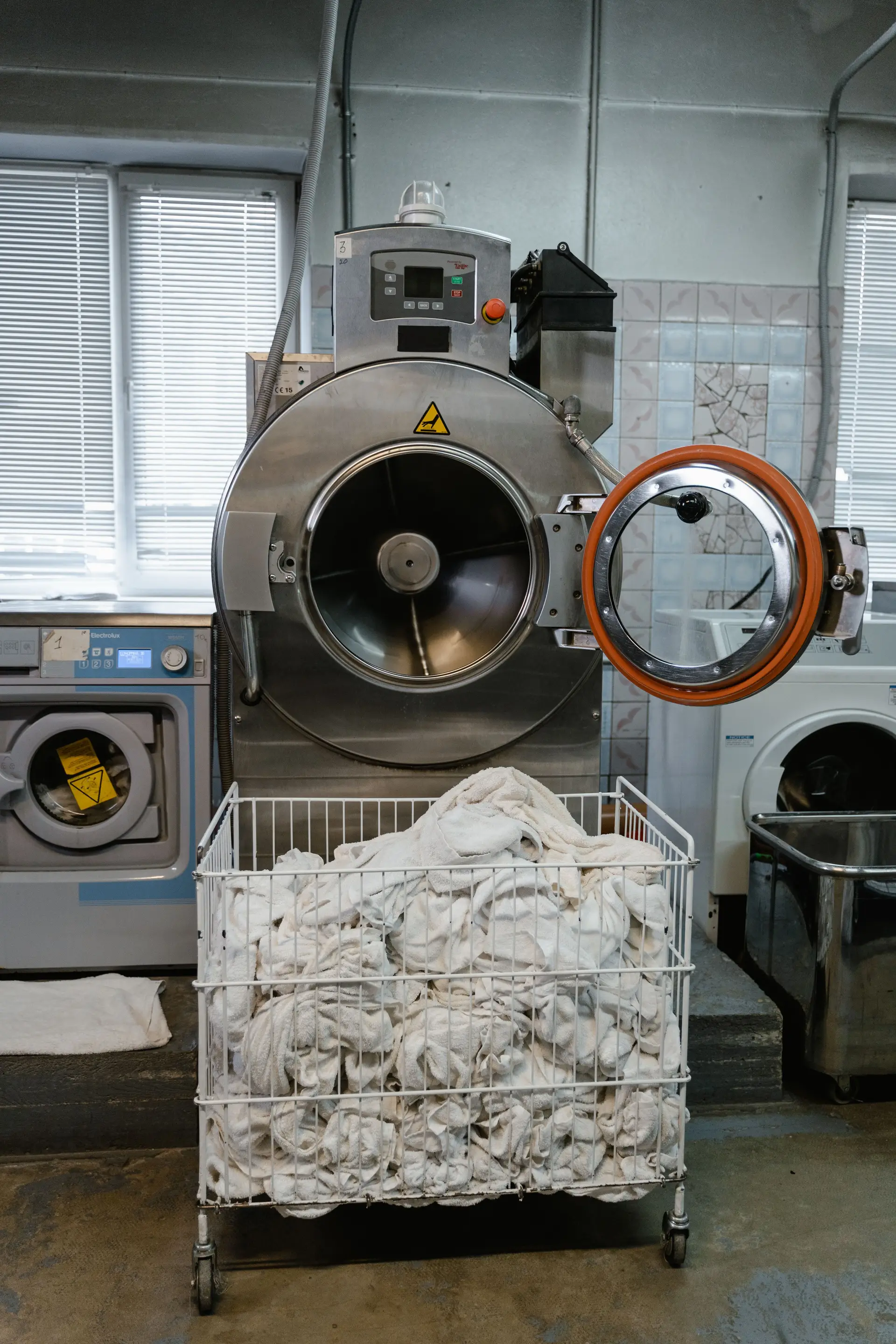 Ipari mosodai környezet tiszta textilekkel